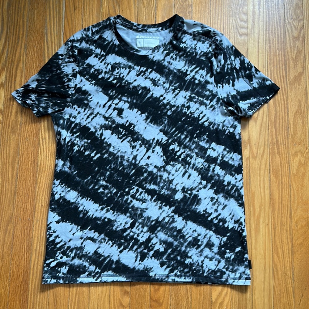 Express Stretch & Moisture Wicking T (M)
